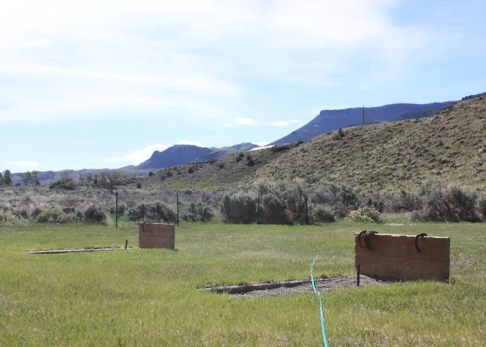 Motel Creek And Rv Park
