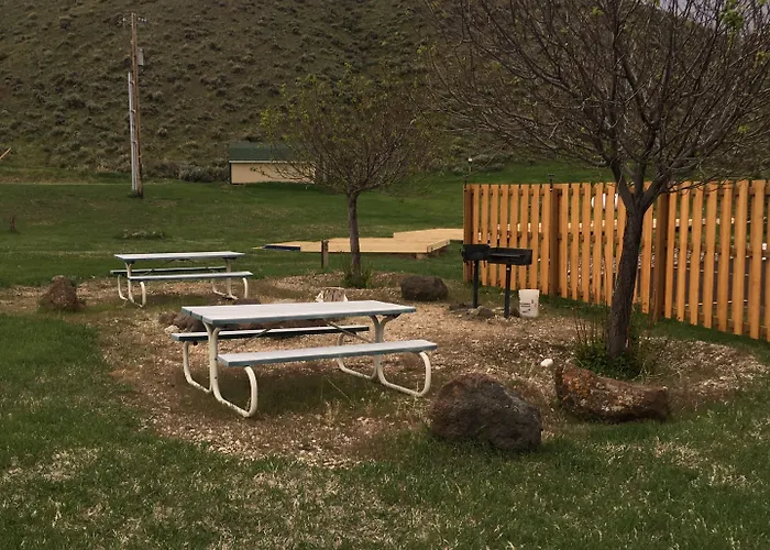 Creek And Rv Park Motel Wapiti