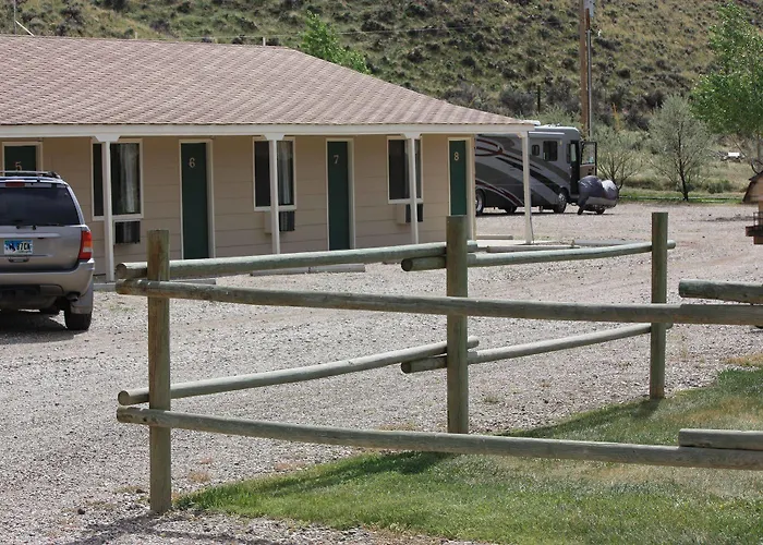 Motel Creek And Rv Park