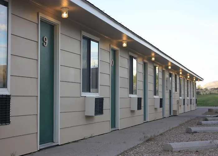 Motel Creek And Rv Park